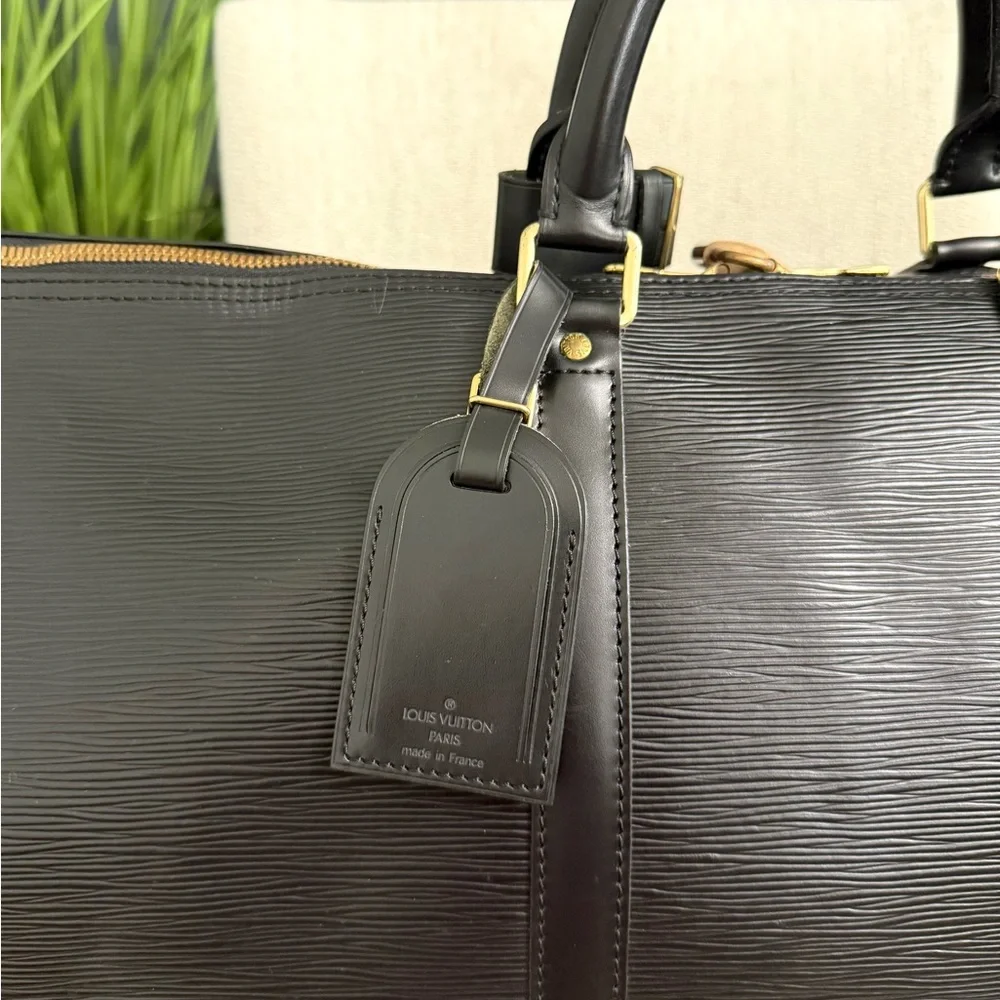 Authentic Louis Vuitton unisex Keepall 55 bag black Epi leather - Picture 4 of 16